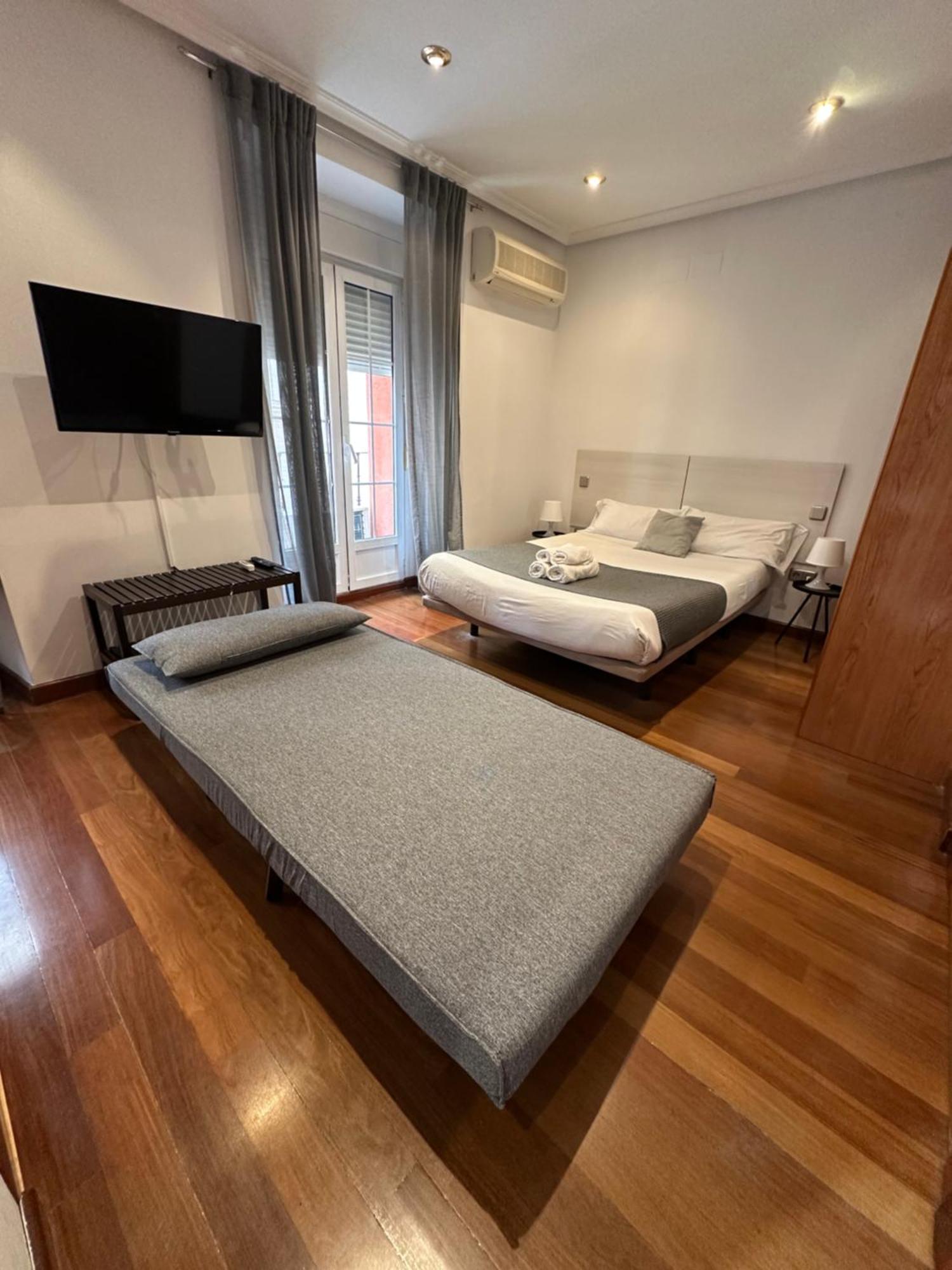 Apartamentos Madrid Atocha — Photos 1